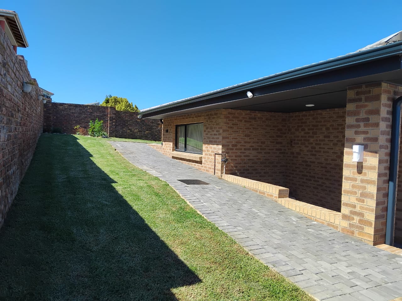 4 Bedroom Property for Sale in Wavecrest Eastern Cape